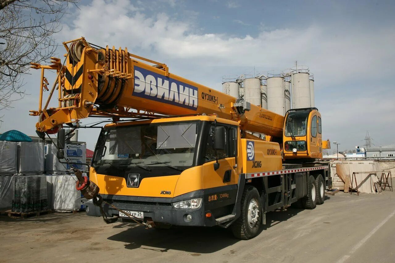 Вакансии автокрановщика. Вакансии автокрановщика. Вакансии автокрановщика. Кран ивановец 25 тонн. Автокран вахта.