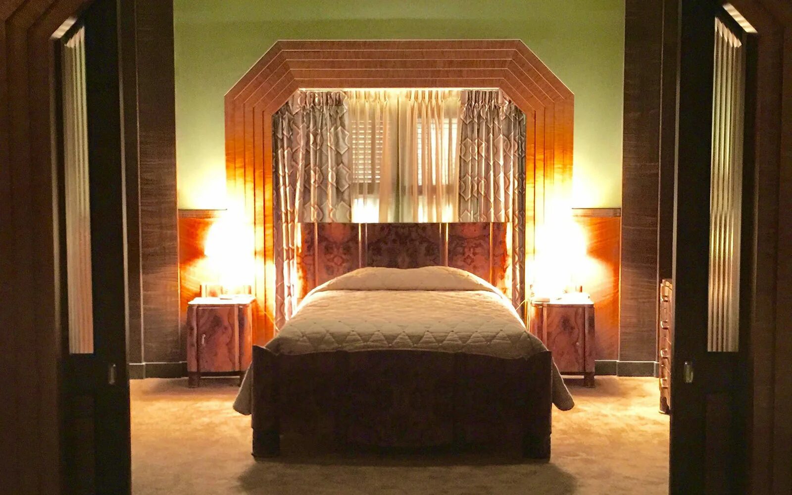 Hotel Cortez American Horror story. Отель Кортес Лос. Отель Кортес комнаты. Отель из американской истории ужасов. Talking hotel