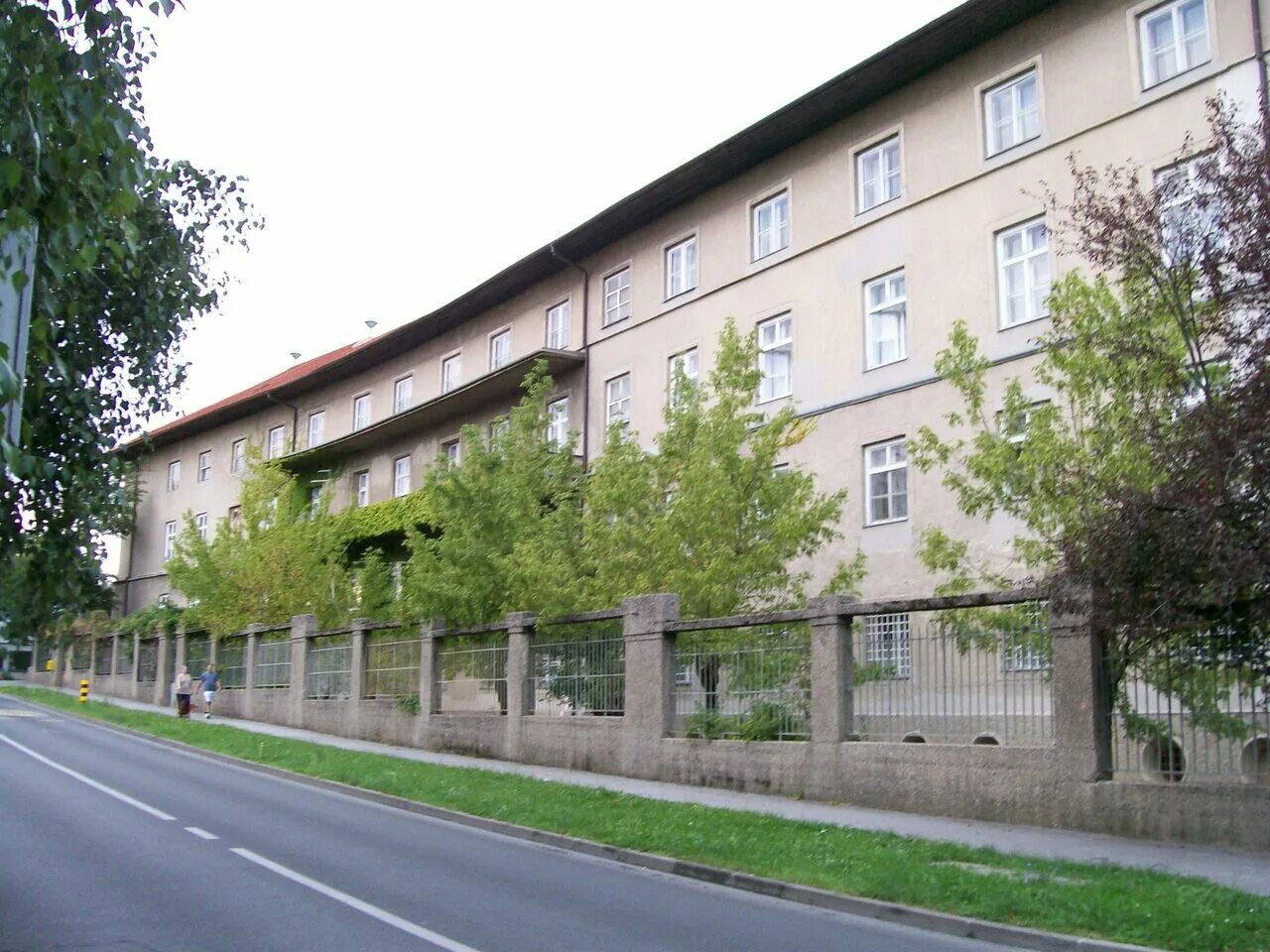 2 классическая гимназия. Zagreb School Хорватия. Загребский университет (Загреб).. Хорватский католический университет в Загребе. Католический лицей Щецин.