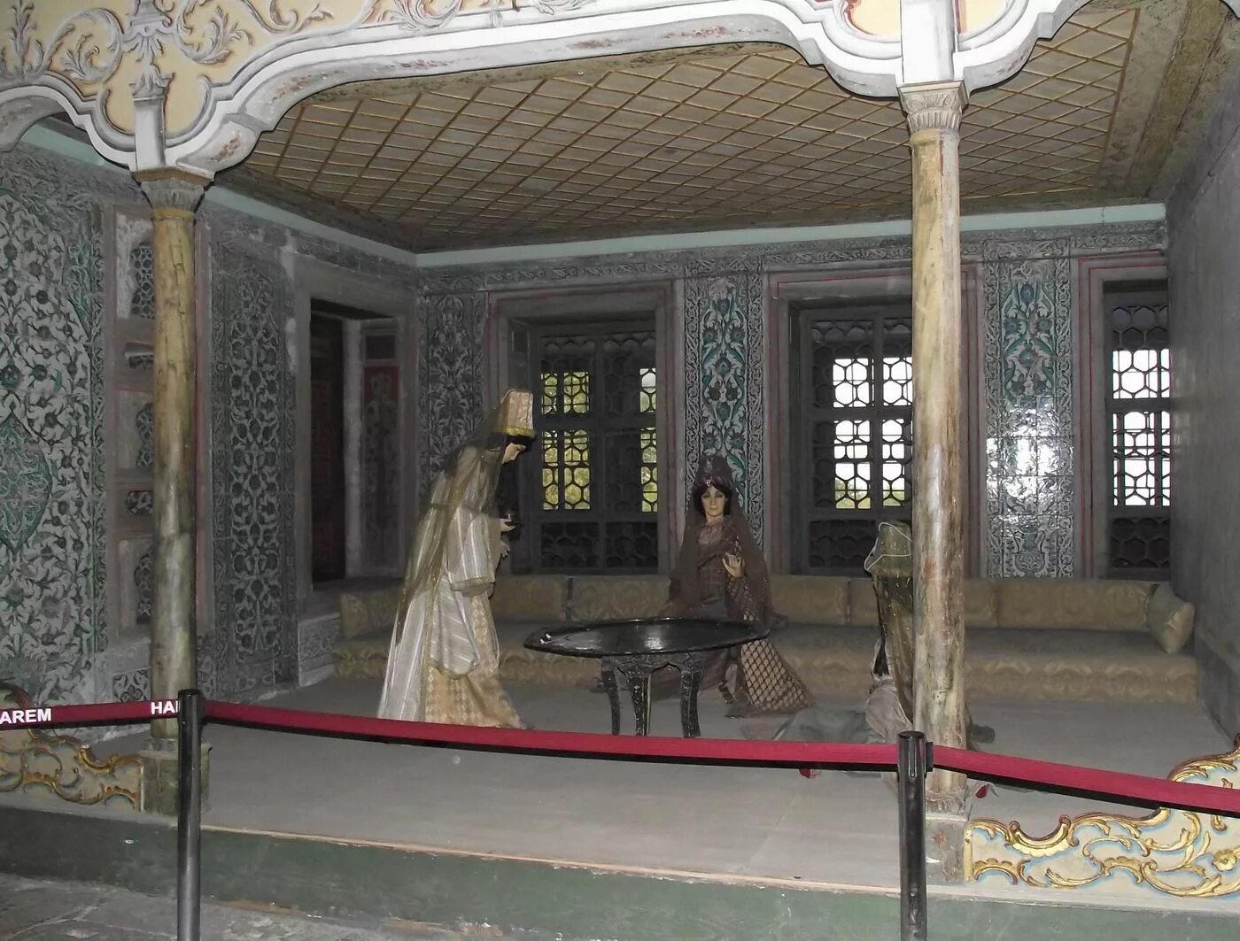 Где живут султаны. Дворец Сулеймана в Стамбуле. Замок Султана Сулеймана. Маниса дворец Султана Сулеймана.