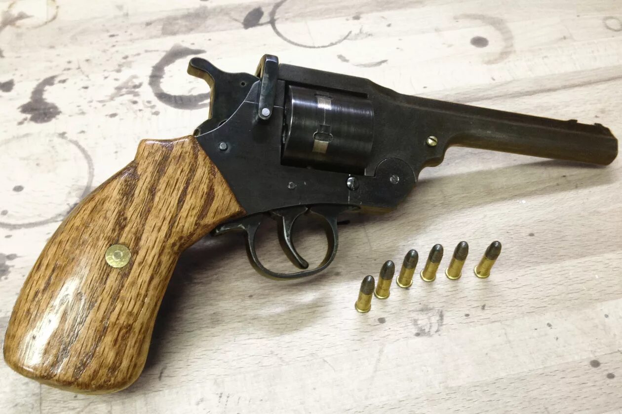 Изготовить пистолет. Револьвер резинкострел чертежи. Как сделать револьвер. Револьвер наган 22lr. Иж 53 рукоять обрез.