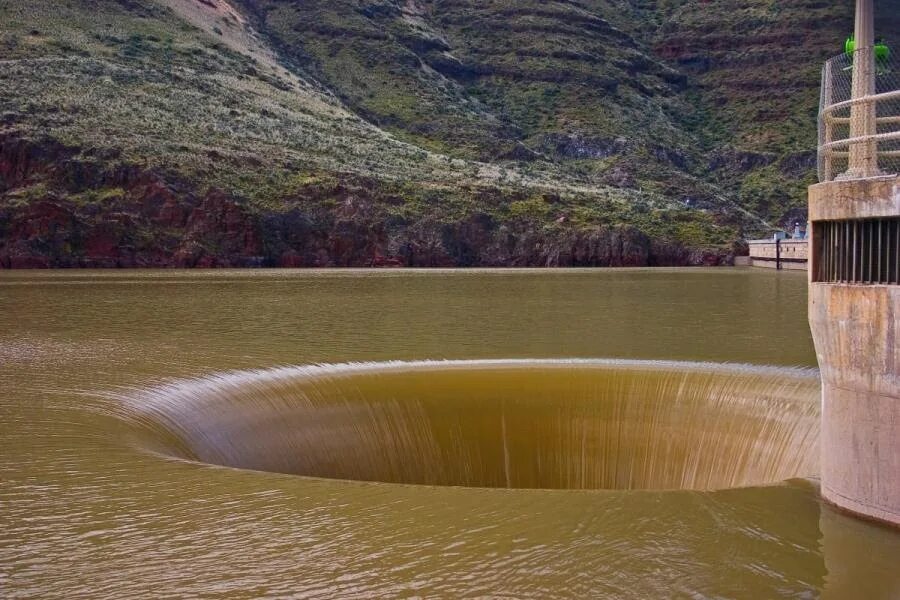 Как называется куда сливается вода