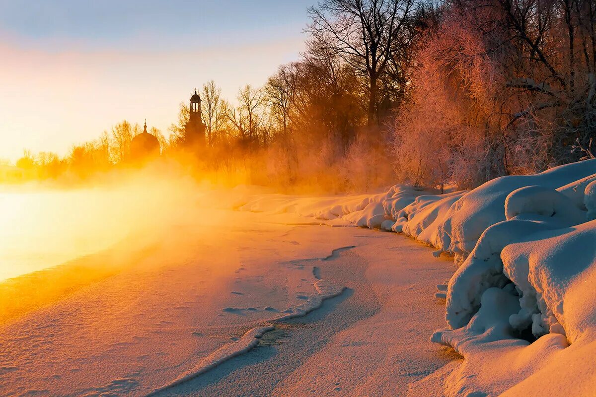 красивый закат зимой. оранжевая зима. оранжевый зимний. рябина в снегу. оранжевое зимой.