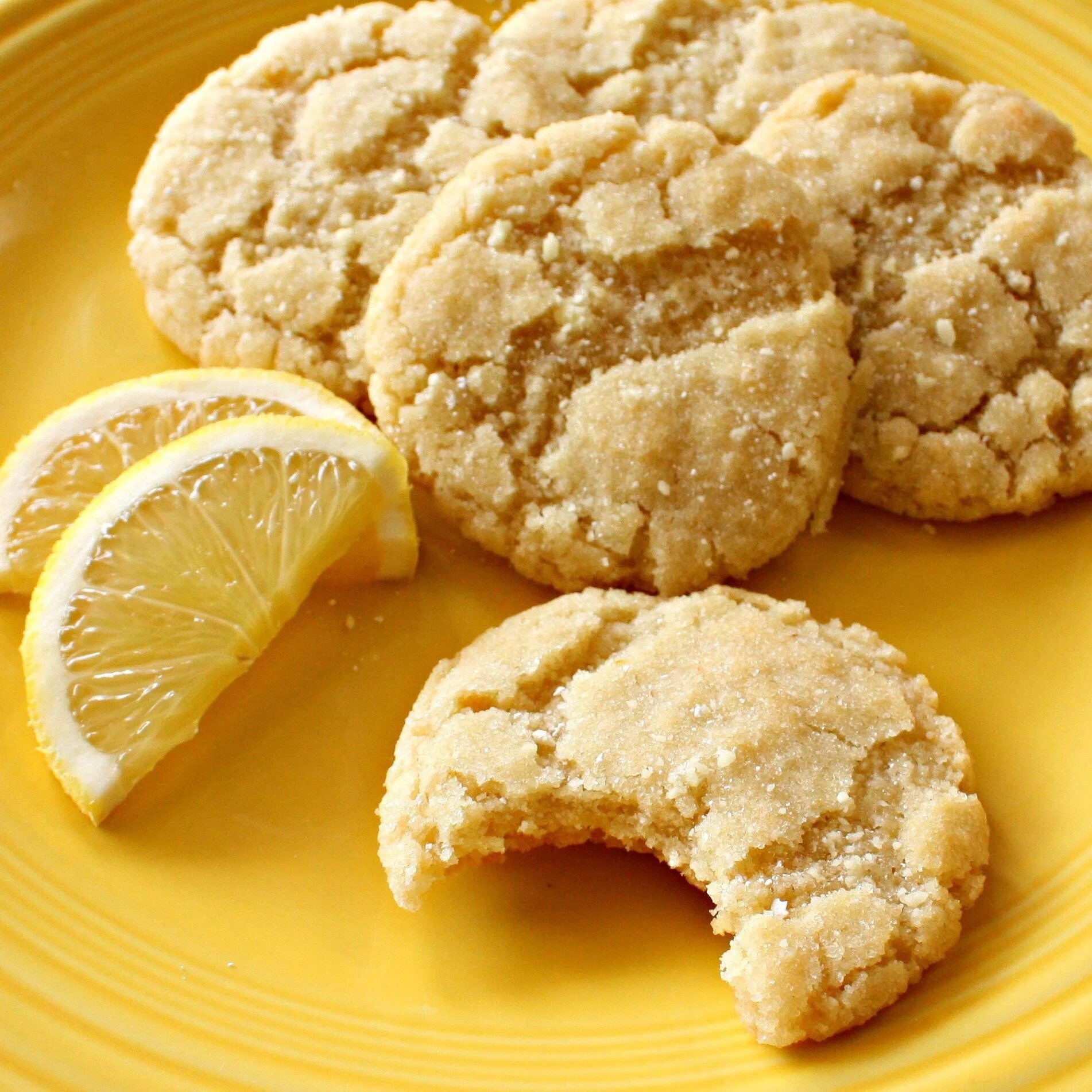 Sugar biscuits. Лимонное печенье. Лимонное печенье / песочное лимонное печенье. Кукис лимонный. Печенье «лимонные узелки».