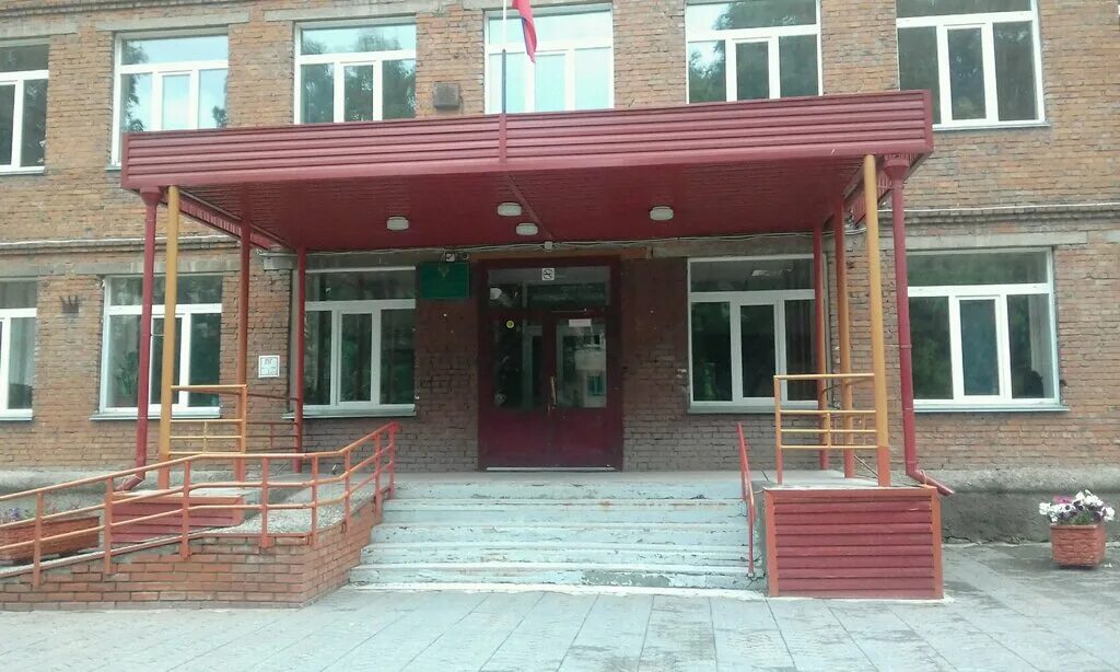 В городе 156 школ