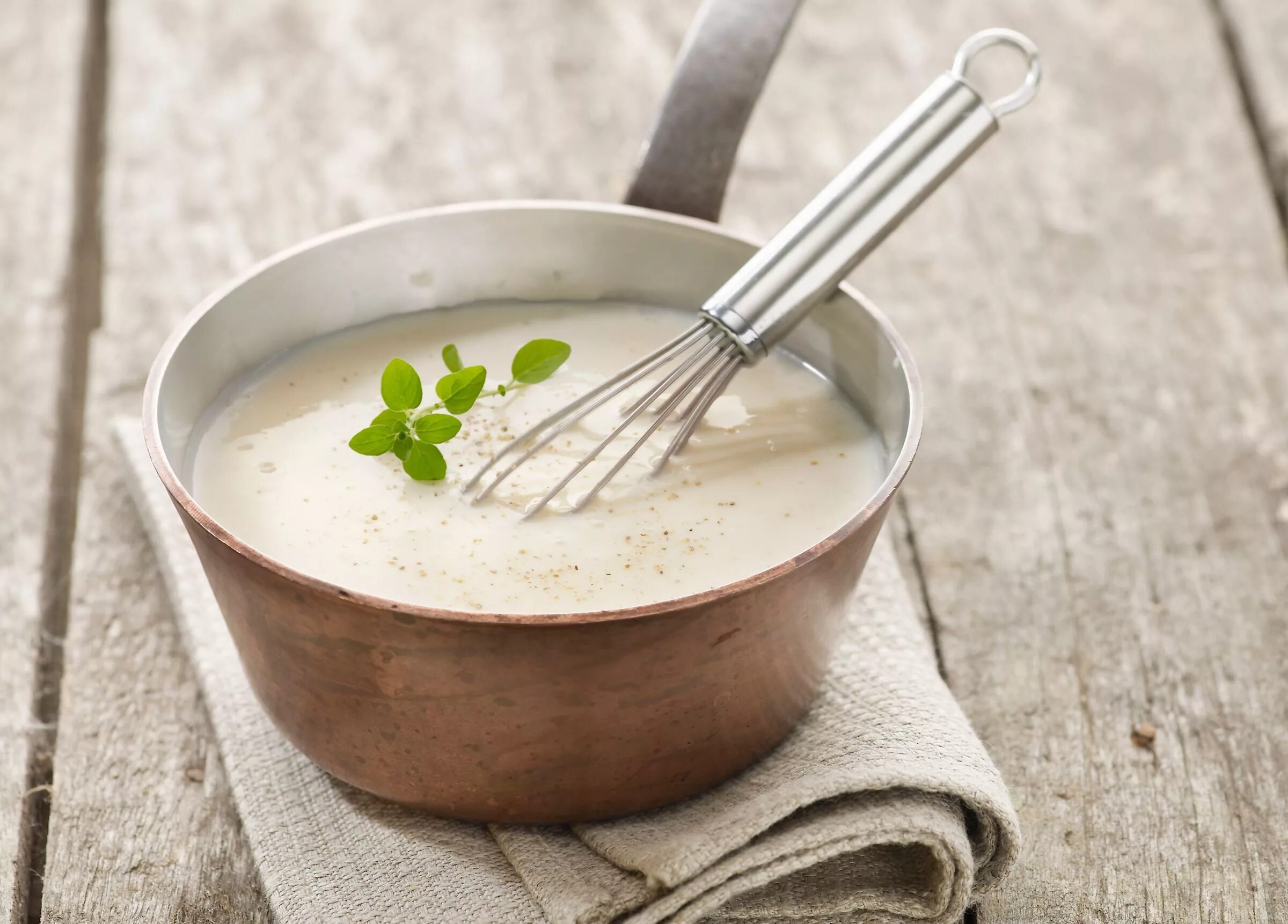 How to Make a Basic White Sauce (Béchamel) Recipe White sauce recipes, Recipes, 