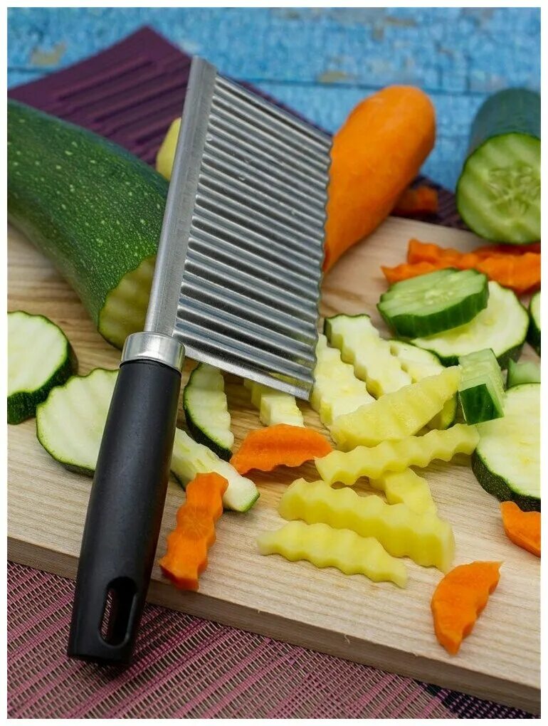 Нож для нарезки овощей. Нож спиральный gefu росли. Apollo veggie veg-01 приспособление для нарезки овощей и фруктов. Фигурный нож для картофеля. Ножи для фигурной нарезки овощей и фруктов.