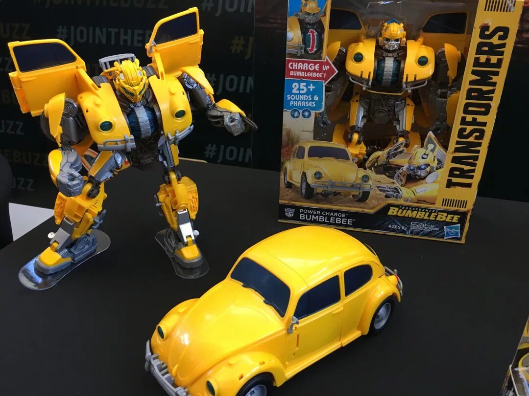 Как собрать бамблби. Машинка-трансформер hasbro bumblebee. бамблби жук трансформер. hasbro бамблби жук. бамблби игрушка фольксваген.