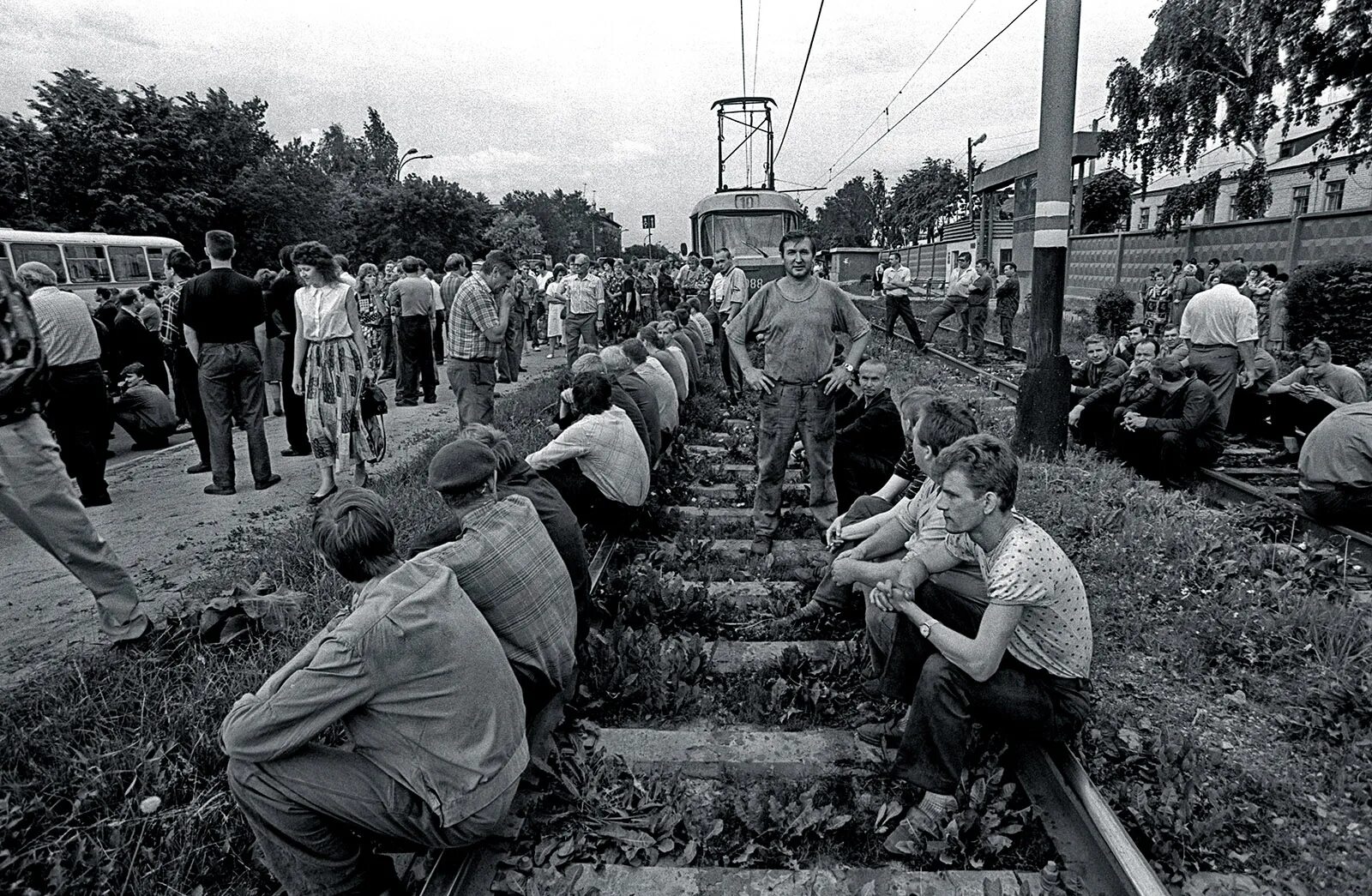 Забастовки 1996 года. 25 Июня 1996. Июнь 1996. Забастовка на Ульяновском заводе.