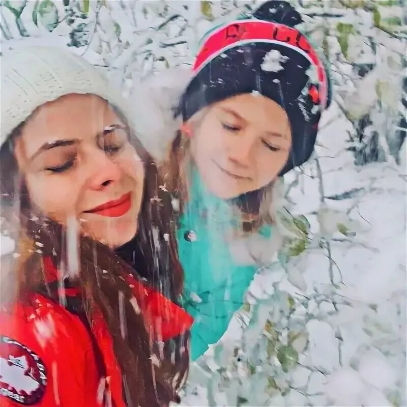 Катя дани. Катя дани. Катя дани. Милохин с девушкой. Катя дани.