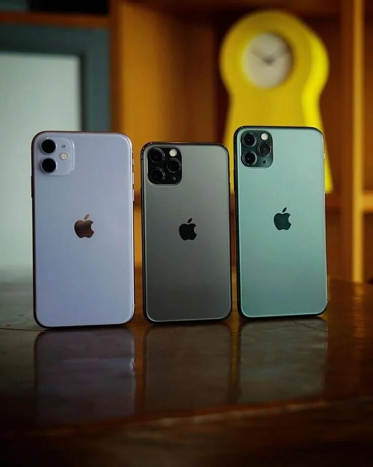 Какой цвет айфона популярный. Apple iphone 11 Pro. Айфон 11 цвета. Iphone 11 и 11 Pro. Iphone 11 Mini.