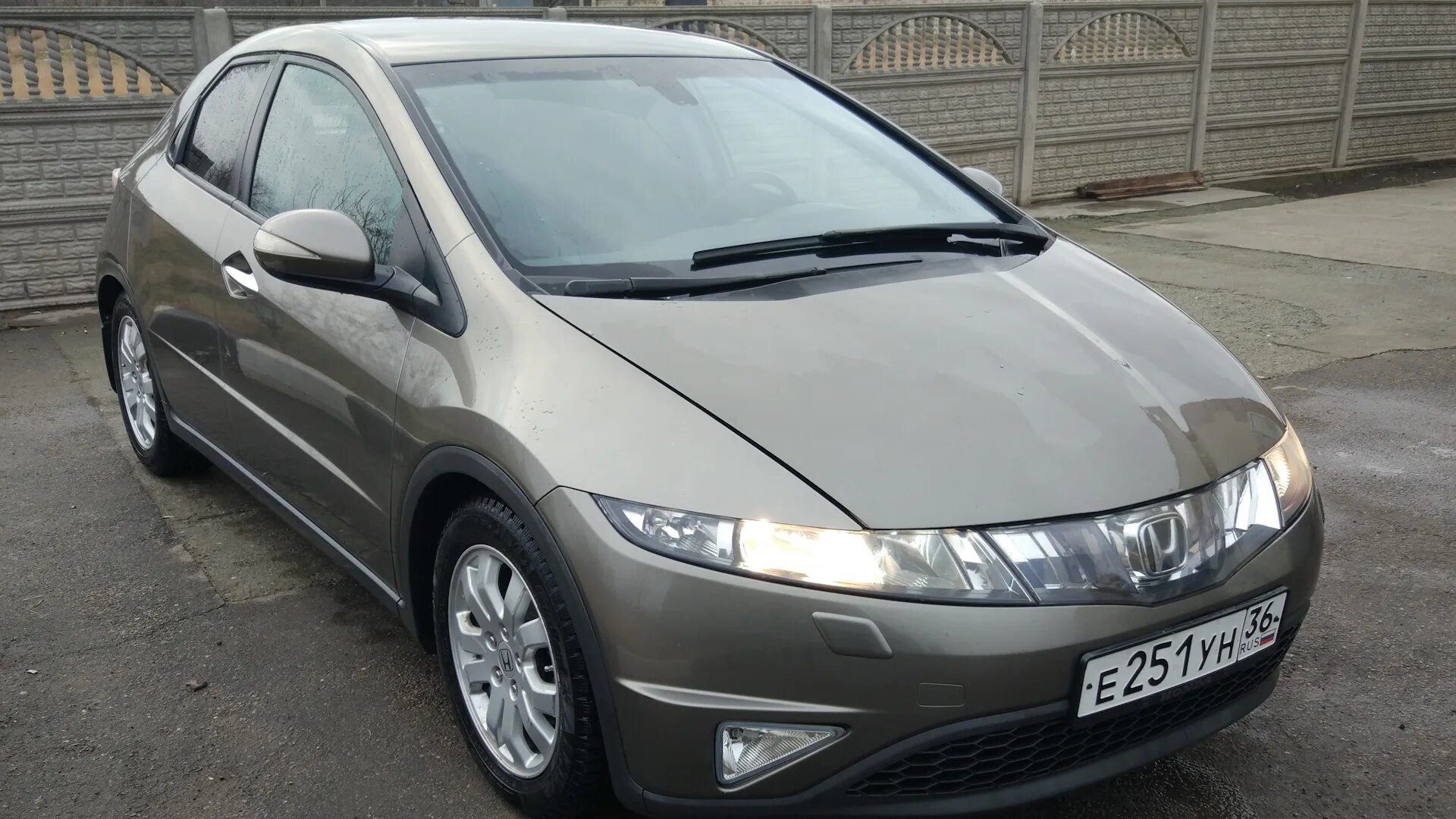Civic 5d стекло. Honda civic 2007 хэтчбек. хонда цивик 2008 год хэтчбек. хонда цивик 2008 1.8 хэтчбек. цивик 2008 года хэтчбек.