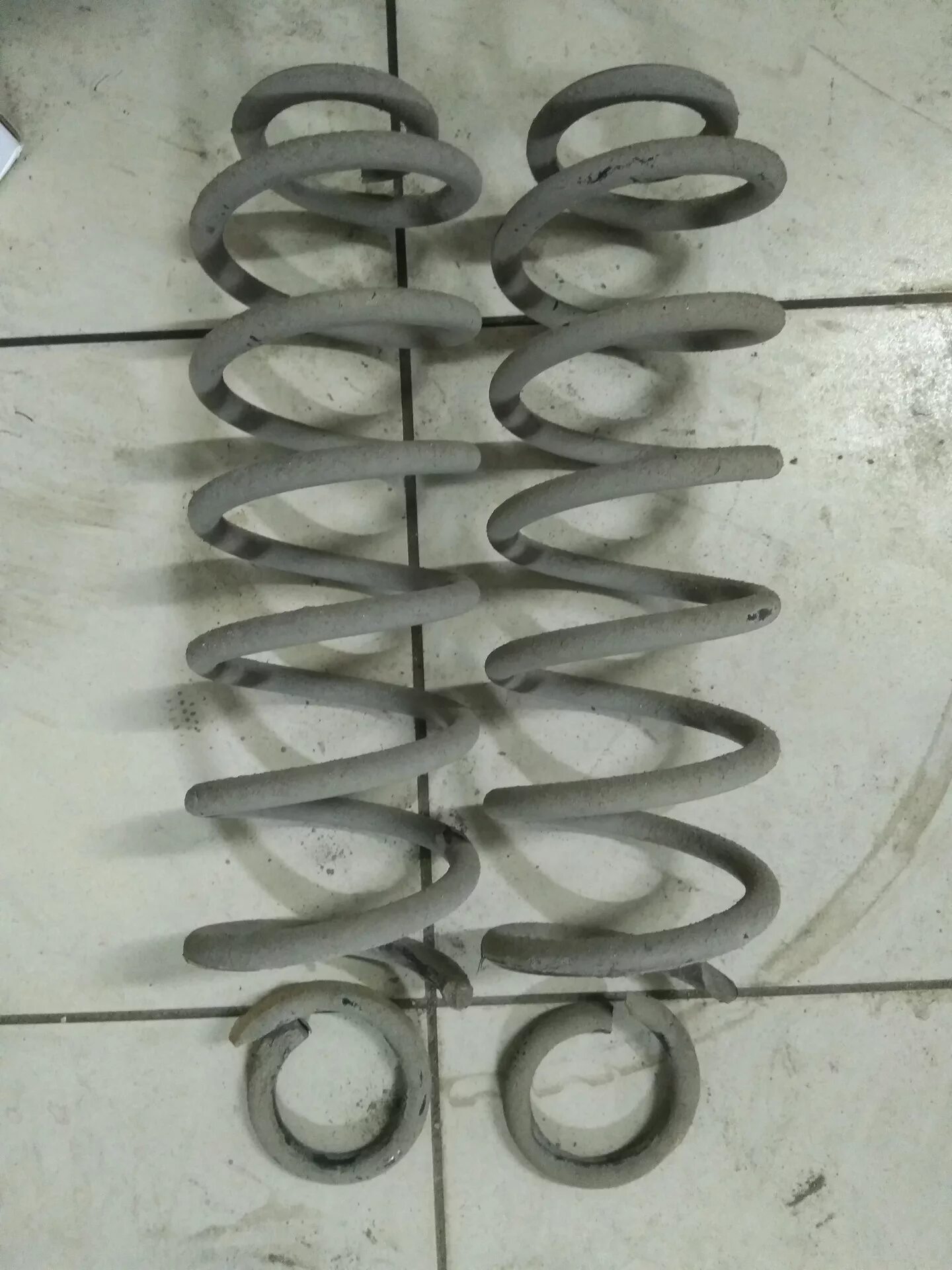 Пружина подвески задняя nissan stagea. Пружины honda stream rn6. Пружина подвески задняя nissan stagea. Задние пружины vw touran пакет плохих дорог. Пружины для киа оптима 4.