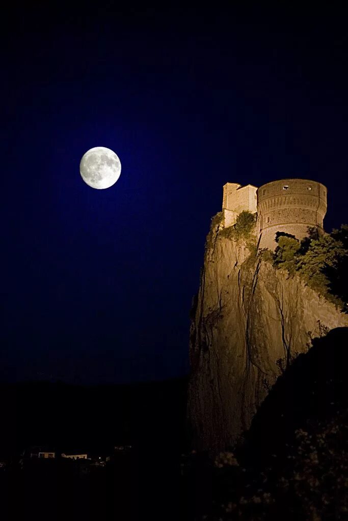 Moon place nft
