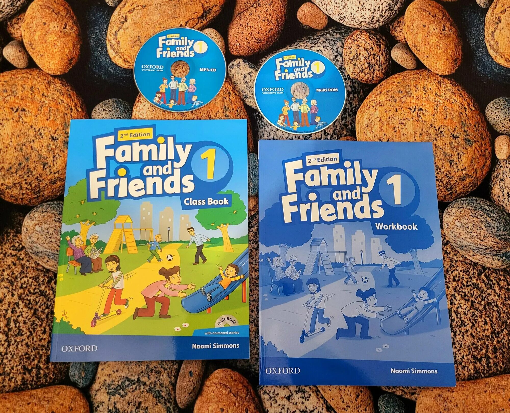 \фэмили энд френдс 2 издание. Family and friends 2 2nd edition classbook. Family and friends 1 2nd edition. Family and friends 1 kazakhstan edition. Family and friends 1 kazakhstan edition.