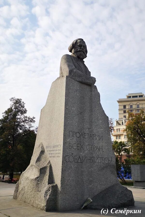 памятник святителю николаю. монумент начало. сквер мемориала славы новосибирск. монумент начало. калуга памятник 600-летия калуги в 2022.