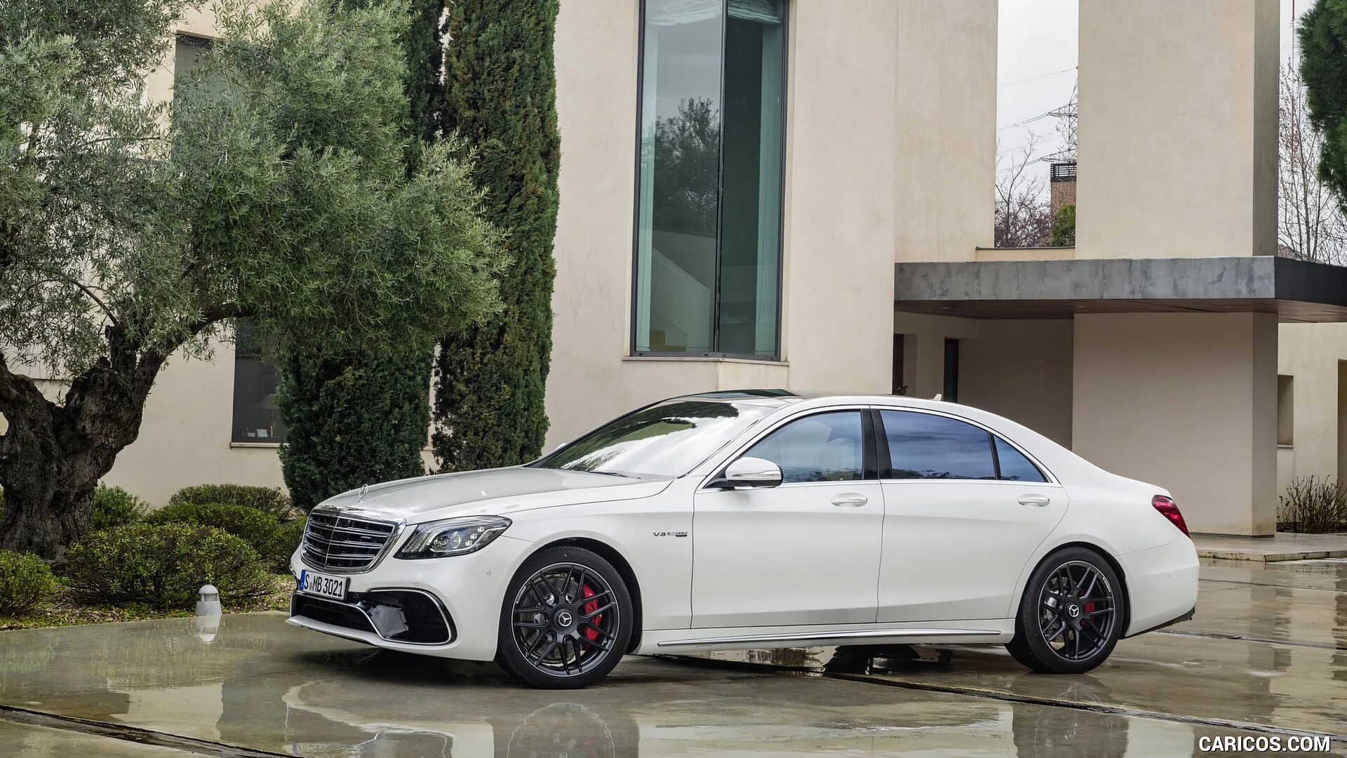 AMG C63s AMG HOODIES - LINK IN@mercedesbenzmaybachfansBIO Photo: @f1mike28 #dr. 