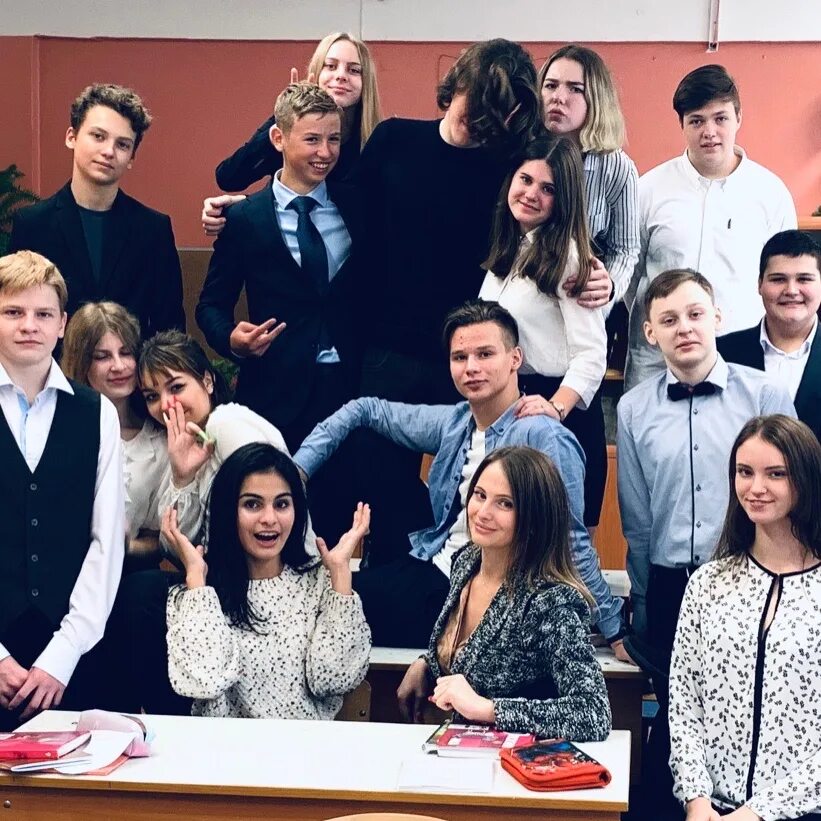 Школа 405 москва. Гимназия 405. 405 гимназия красногвардейского. 405 гимназия красногвардейского. 405 гимназия красногвардейского.