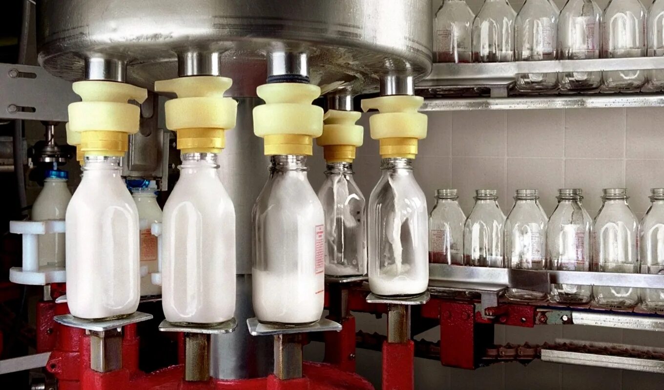 Молочная продукция. Молоко производство. Молочная промышленность. Завод саянмолоко. Пищевая промышленность молокозавод.