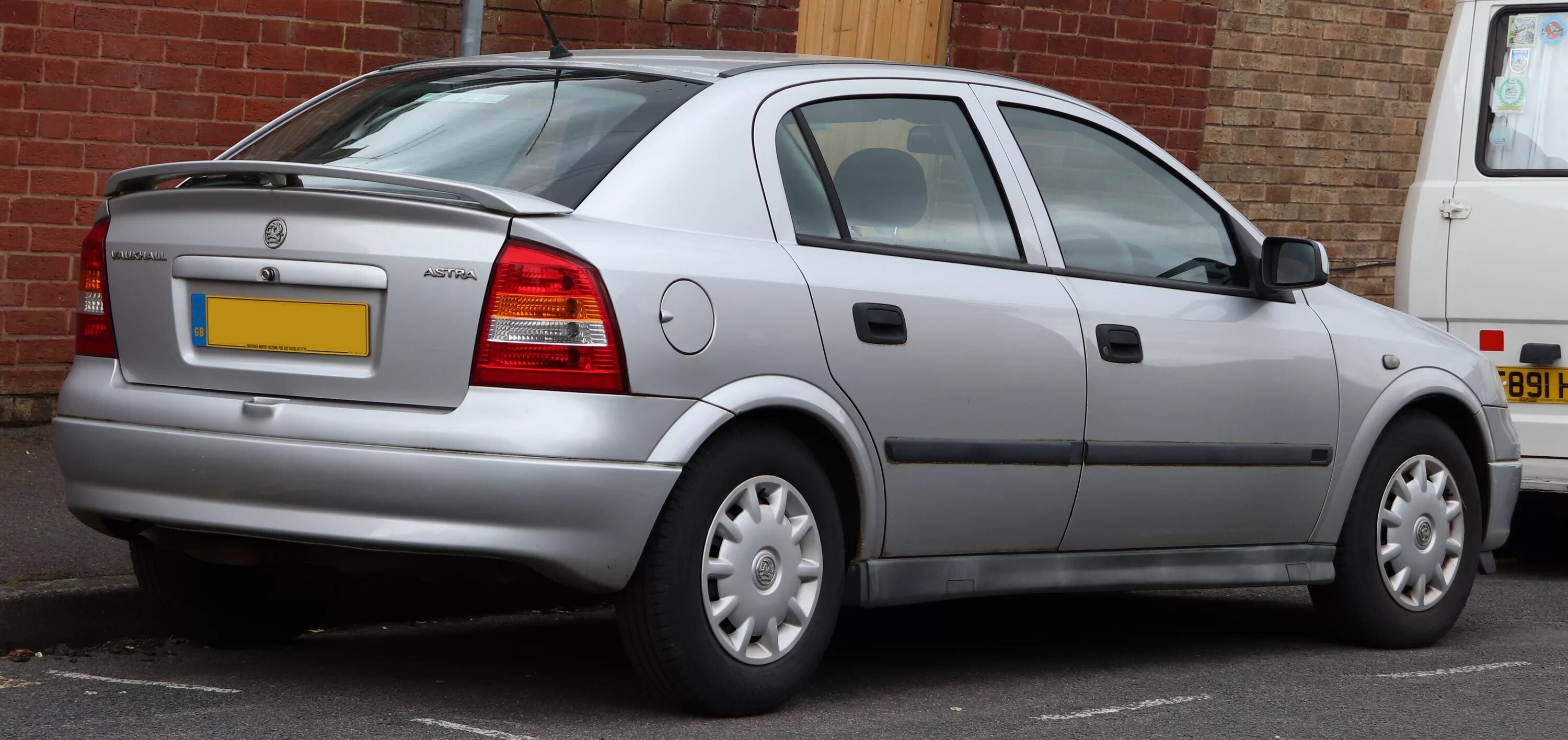 82 лс. Vauxhall Astra 1998. Vauxhall Astra праворульная.