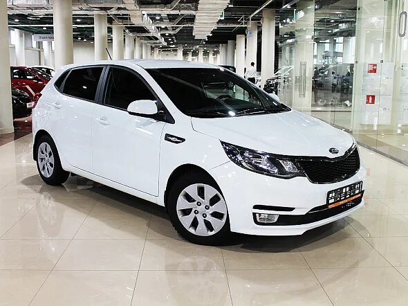 Купить киа автомат новую. Kia Rio 2015. Киа Рио 2015 г в белый. Kia Rio 2015г. Kia Rio 2015 хэтчбек.