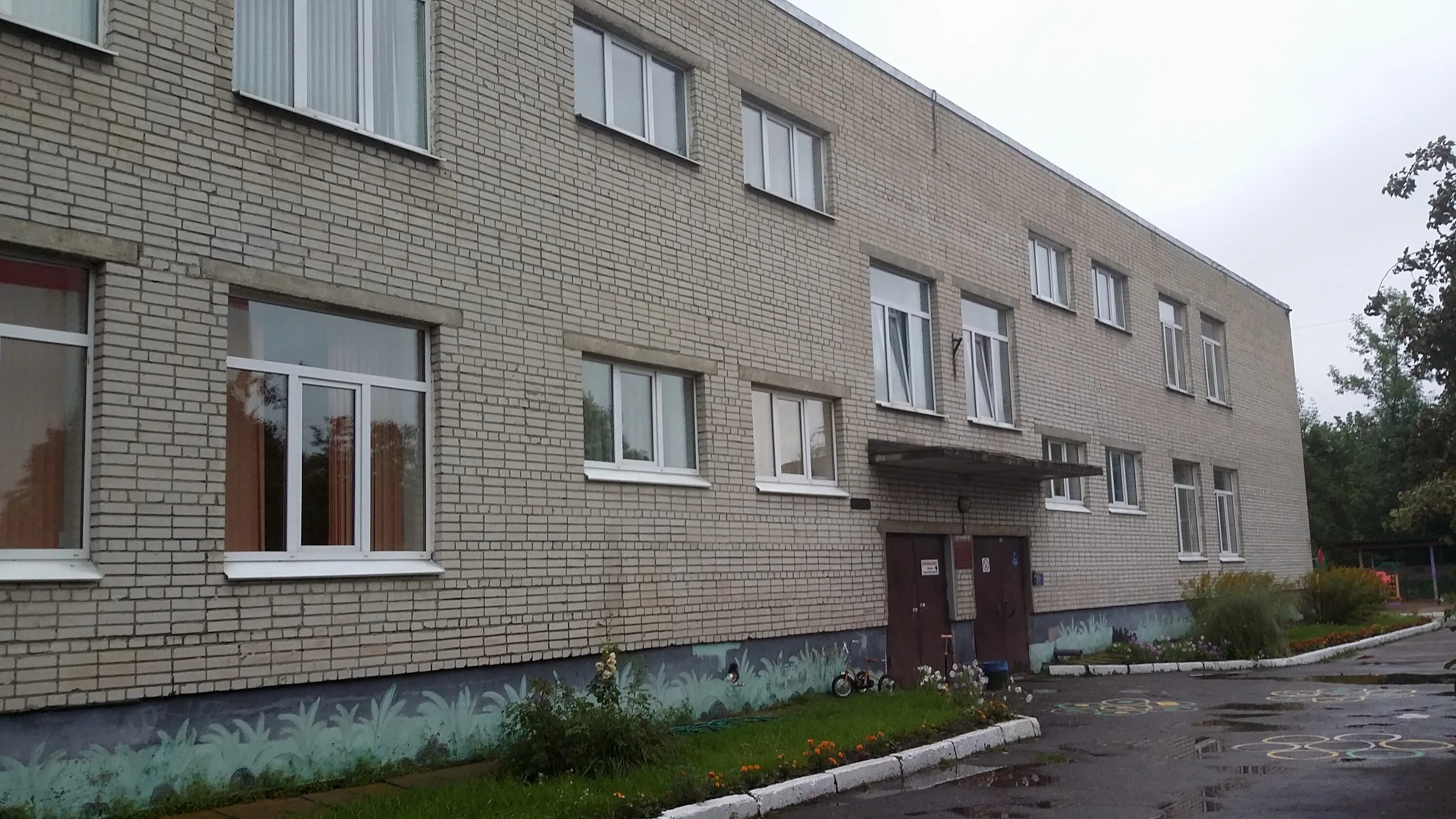 Особняк морозовых хохловский переулок. Сквер морозовский сад. Морозовский садик в москве. Морозовский сад в москве. Морозовские сады на ивановской горке.