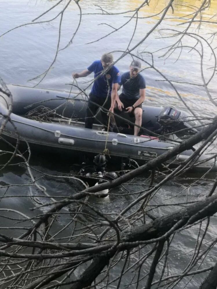 Водолаз Оренбург. Водолазы вытаскивают утопленника. Ищут тело утонувшего парня в Оренбургской области. Происшествия утонувшие