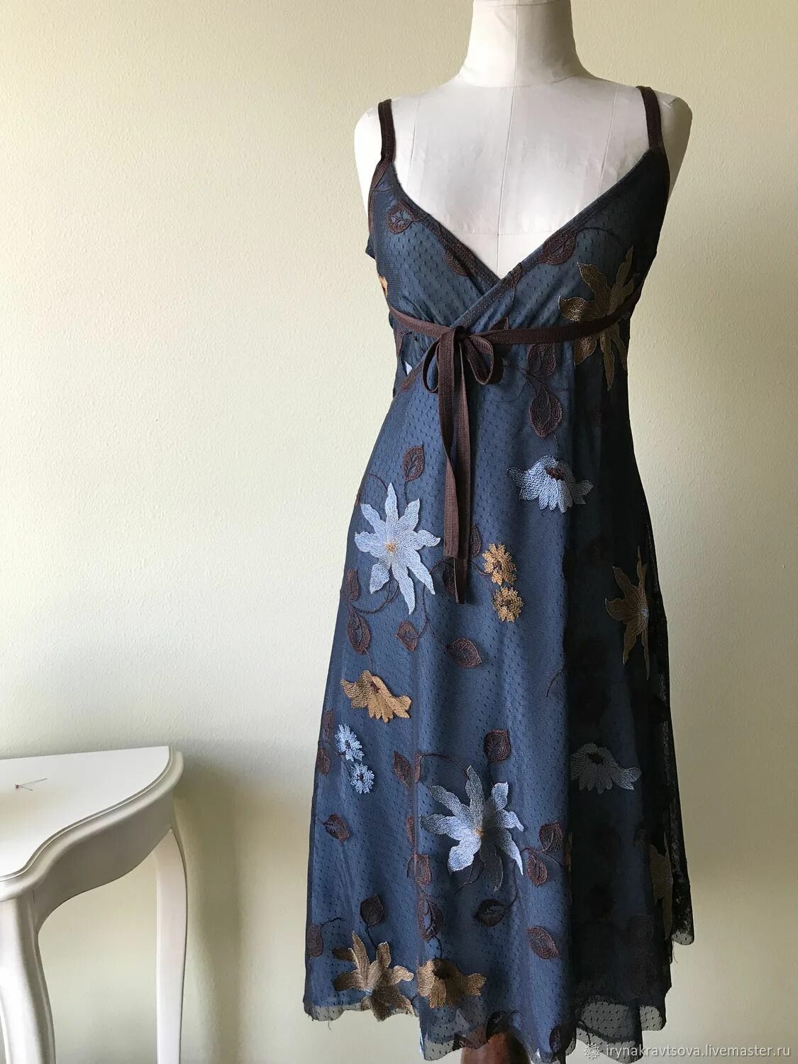 Летний сарафан с открытой спиной lp-414a200. Akhmadullina dreams сарафан. Летние платья и сарафаны с открытыми плечами. Сарафан с открытой спинкой. Голубой сарафан.