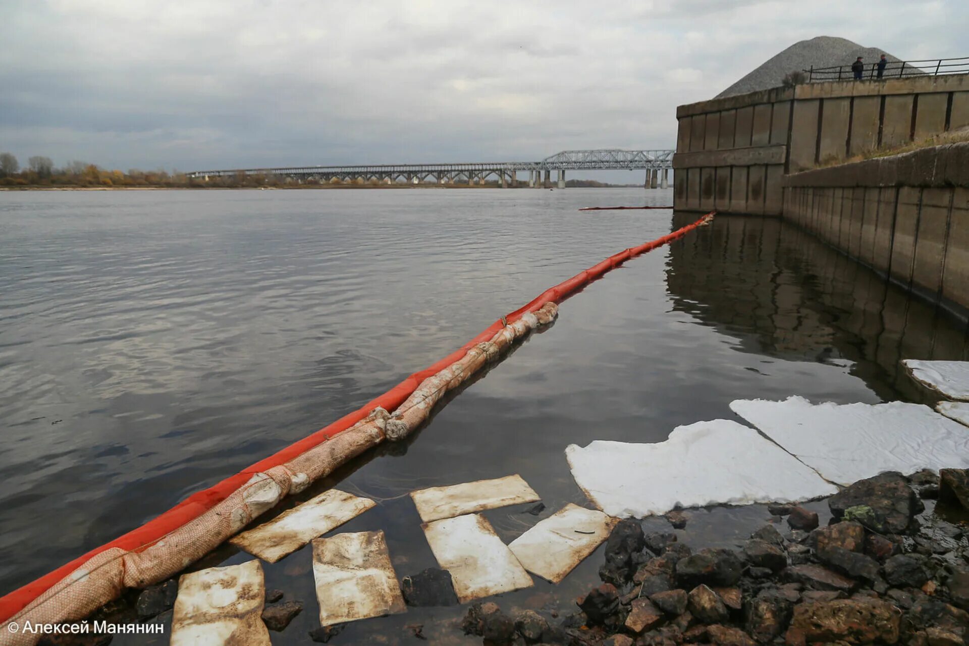 Загрязненная Волга Нижний Новгород. Грязная река Волга Нижний Новгород. Загрязненная река Волга. Загрязненность реки Волга. Обстановка на волге