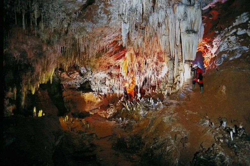 Пещера Эль Соплао. Пещера Эль-Соплао (Cueva de el Soplao) в Кантабрии. Кантабрия пещера. Путешествие в пещеру. Mother natures cave