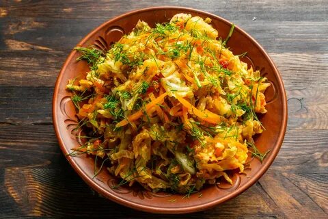 Тушим капусту с овощами