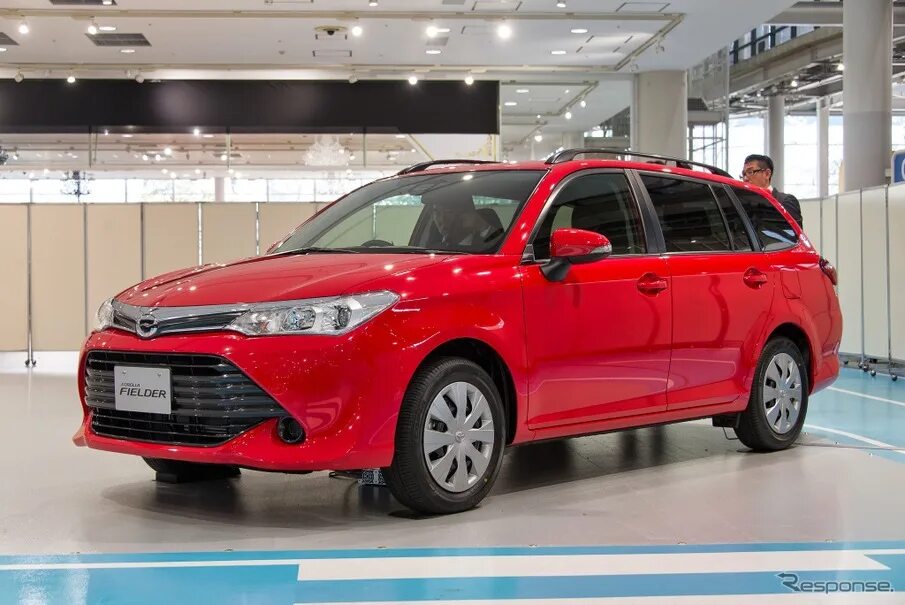 Toyota corolla fielder 2015