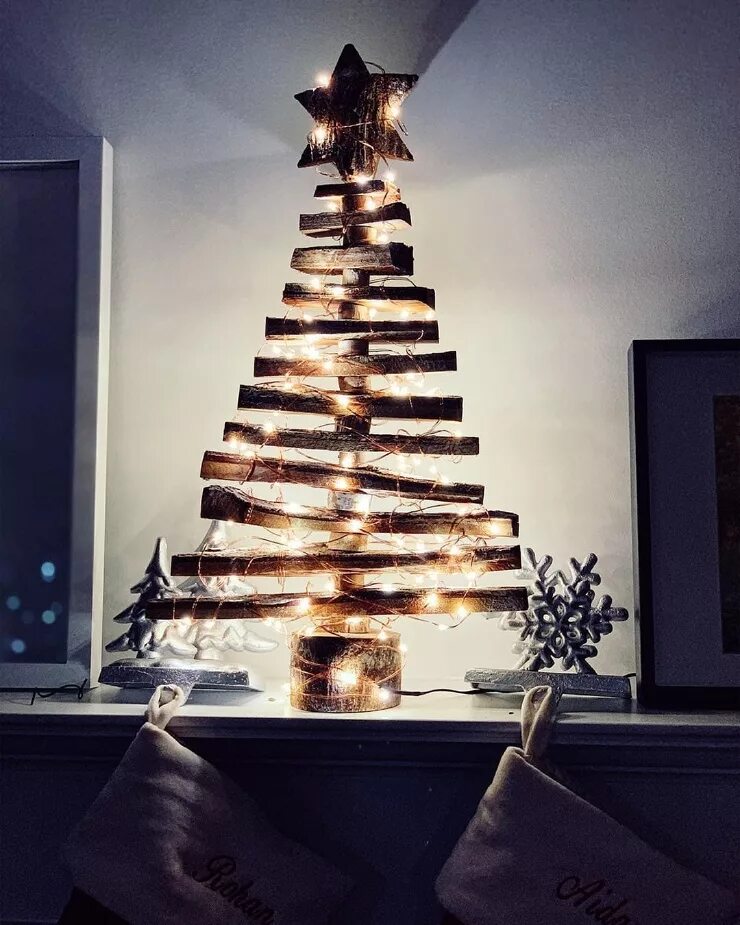 Инсталляция елки. Необычные елки. Необыкновенную елку. Елка из велосипедов. Необыкновенную елку.