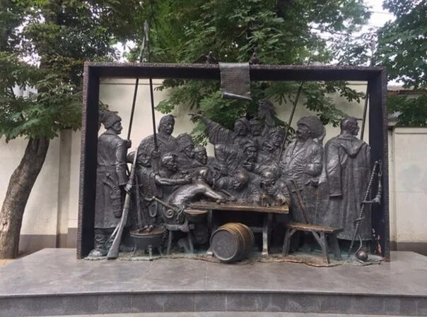 Памятник запорожцы пишут письмо турецкому султану. Памятники запорожцам. Запорожцы пишут письмо турецкому султану памятник краснодар. Памятник запорожцам в краснодаре. Памятник запорожцам в краснодаре.