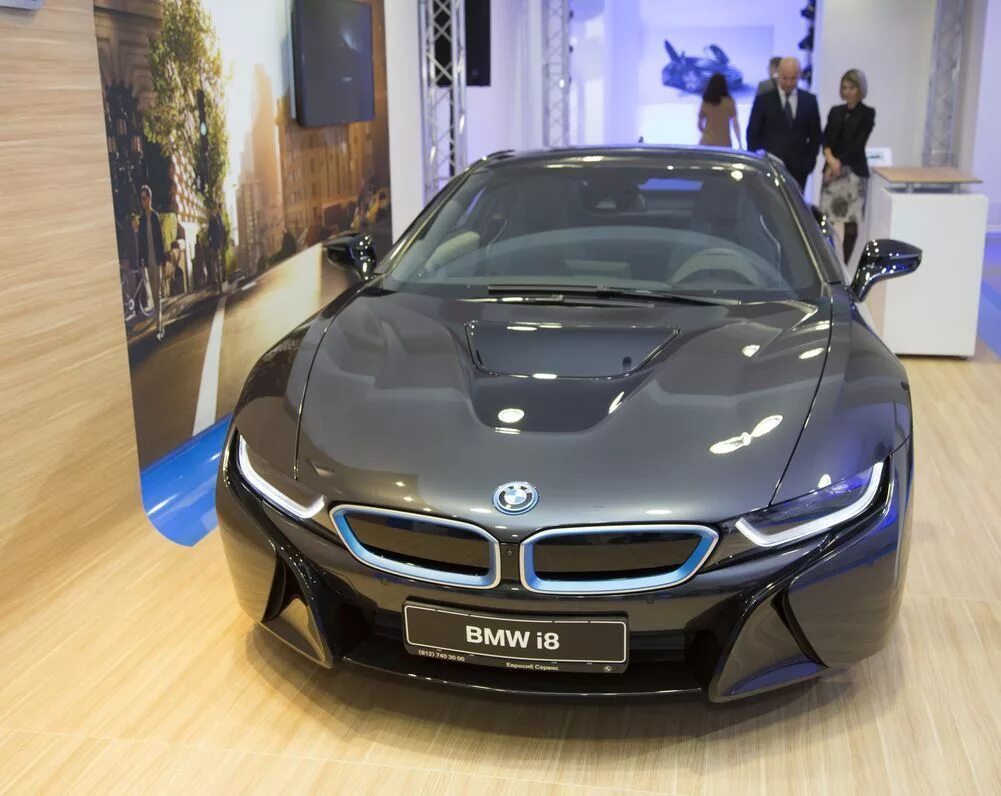 Автомобиль за 1 млн. БМВ 12.5.1. BMW i8 запас хода. BMW i8 за 1000000. BMW i8 за 10 миллионов.