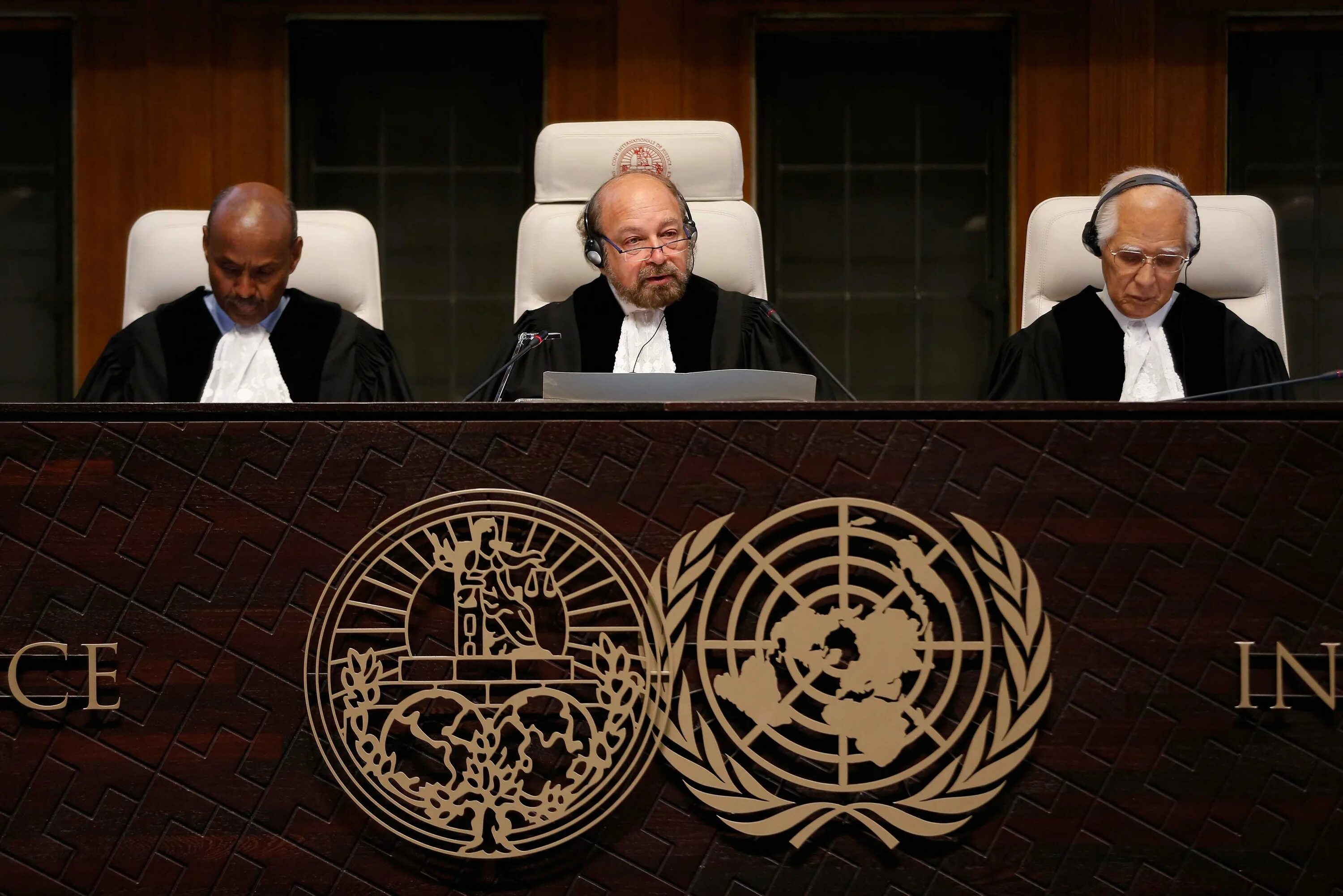 Суд оон признал россию. Международный Уголовный трибунал (Гаага). Судьи международного суда ООН. Международный суд в Гааге. Суд ООН В Гааге.