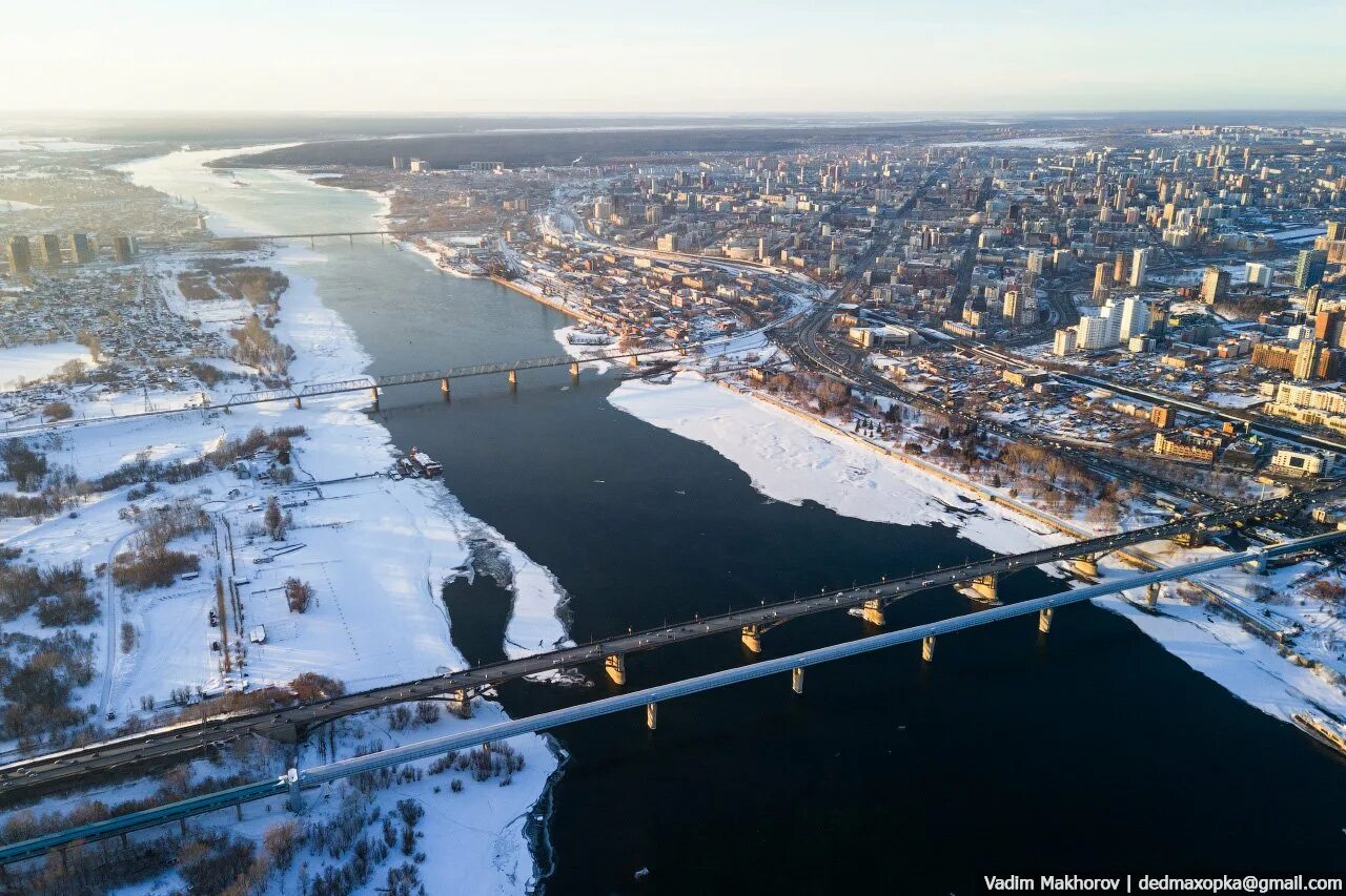 Река Обь Новосибирск. Река Обь на зиме в Новосибирске. Обь зимой Новосибирск. Река Обь Новосибирск с высоты. Зимние оби