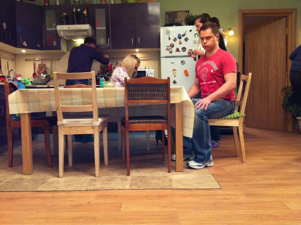 Съёмки универ новая общага за кадром. Универ съемки 2008. Универ съемки 2008. Универ за кадром. Съемки сериала интерны.