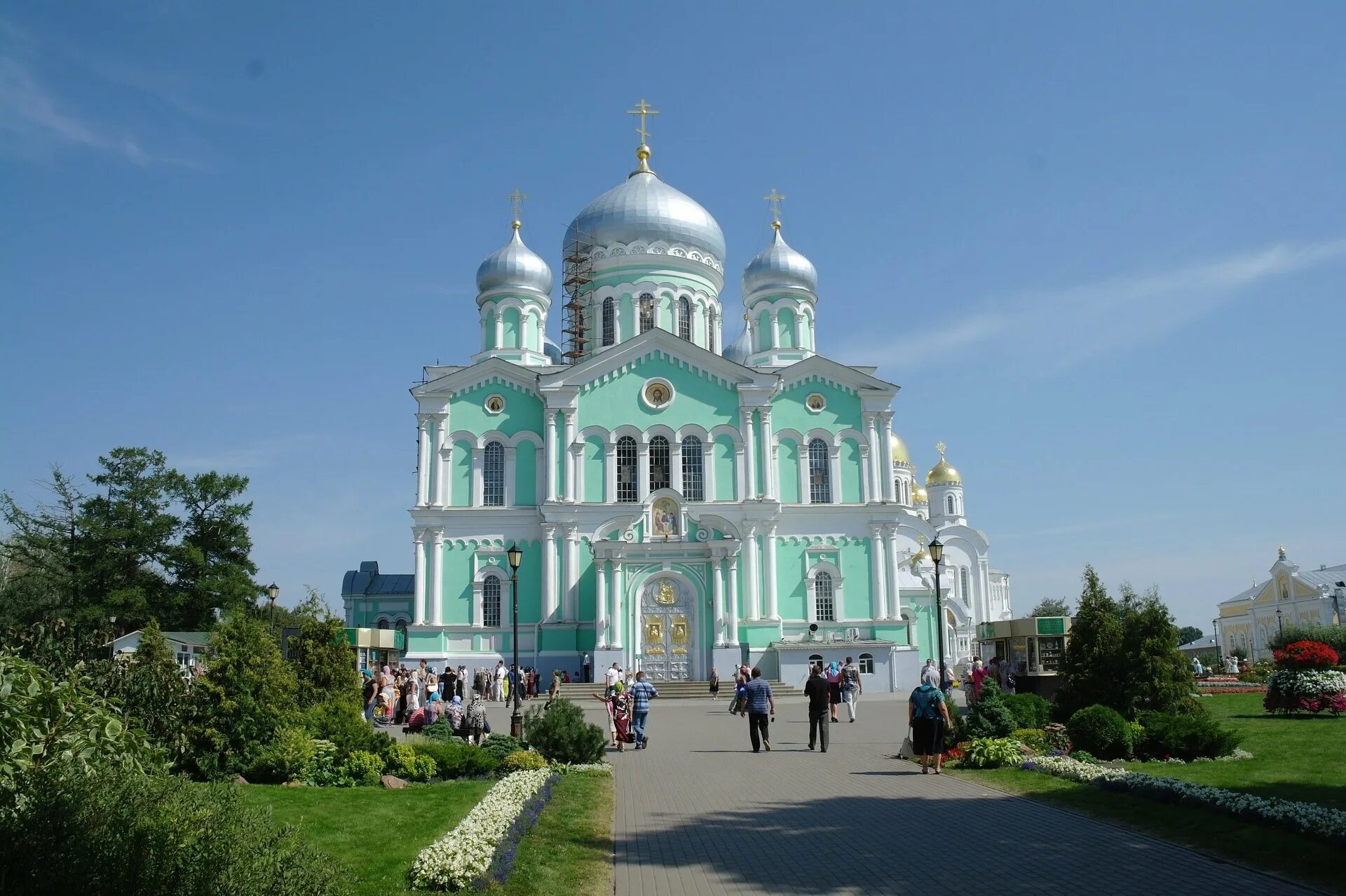 Дивеево свято дивеевский монастырь. Свято-Троицкий Серафимо-Дивеевский монастырь. Троицкий храм Дивеево.