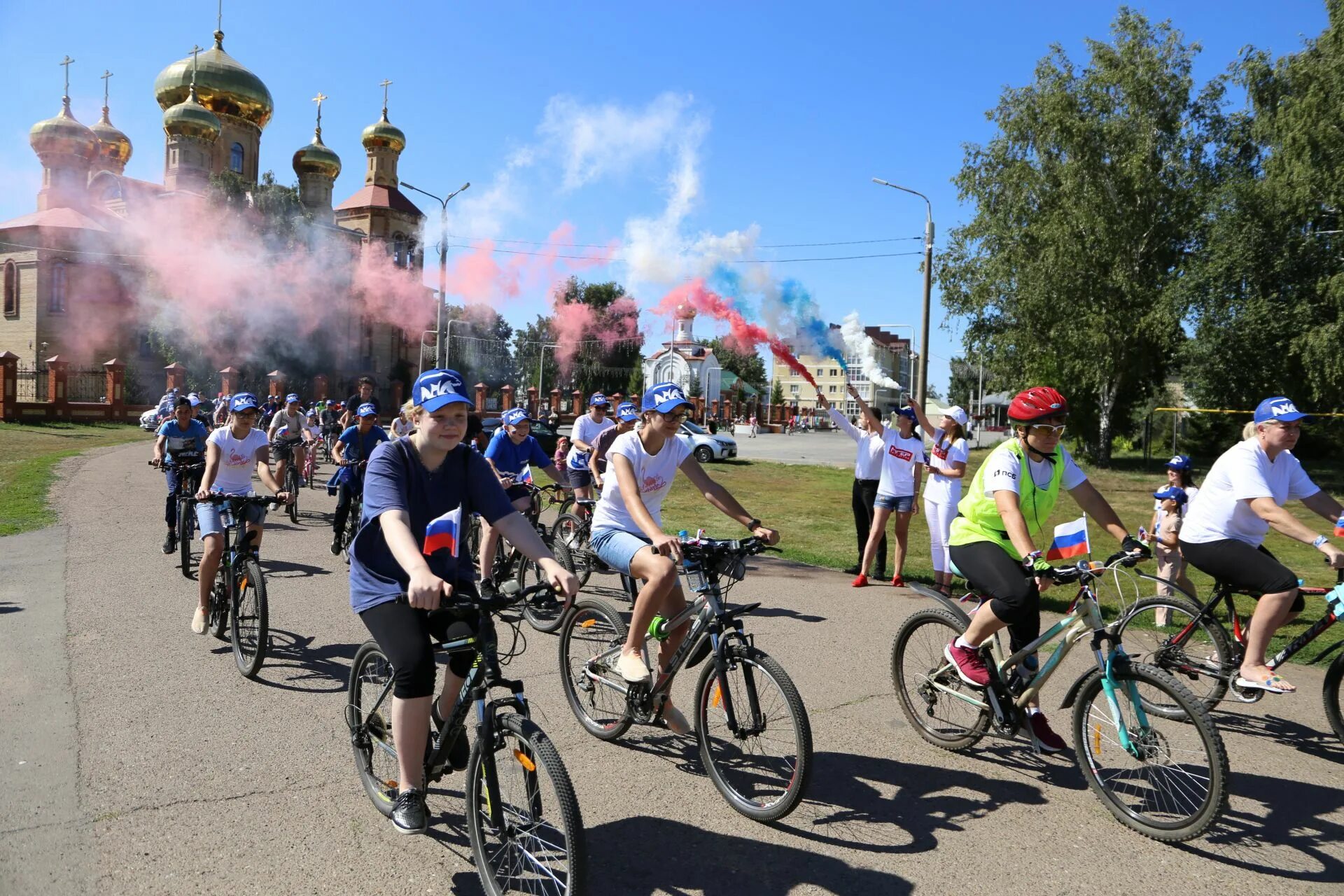 Велопробег в ногинске 21 июля 2025. Велопробег ульяновск 2025. велопробег с флагами. велопробег новомосковск. велопробег дзержинск.