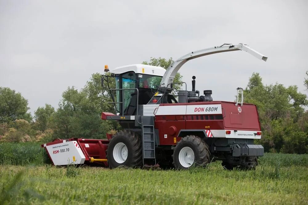 Комбайн 680м. Комбайн дон 680 м. кормоуборочный комбайн дон 680. силосоуборочный комбайн дон 680. комбайн ростсельмаш дон кормоуборочный.
