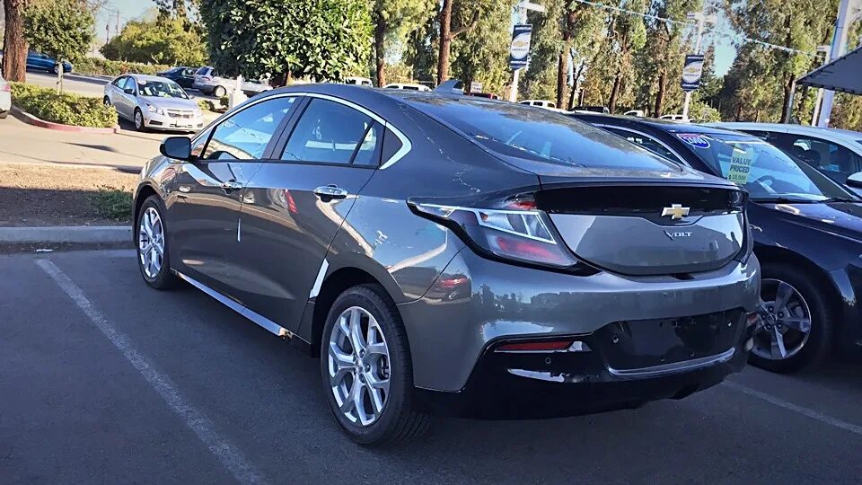 Chevrolet Volt 2. Chevrolet Volt 2022. Chevrolet Volt Hybrid 2022. Chevrolet Volt 2017 Tuning. Volt 2017