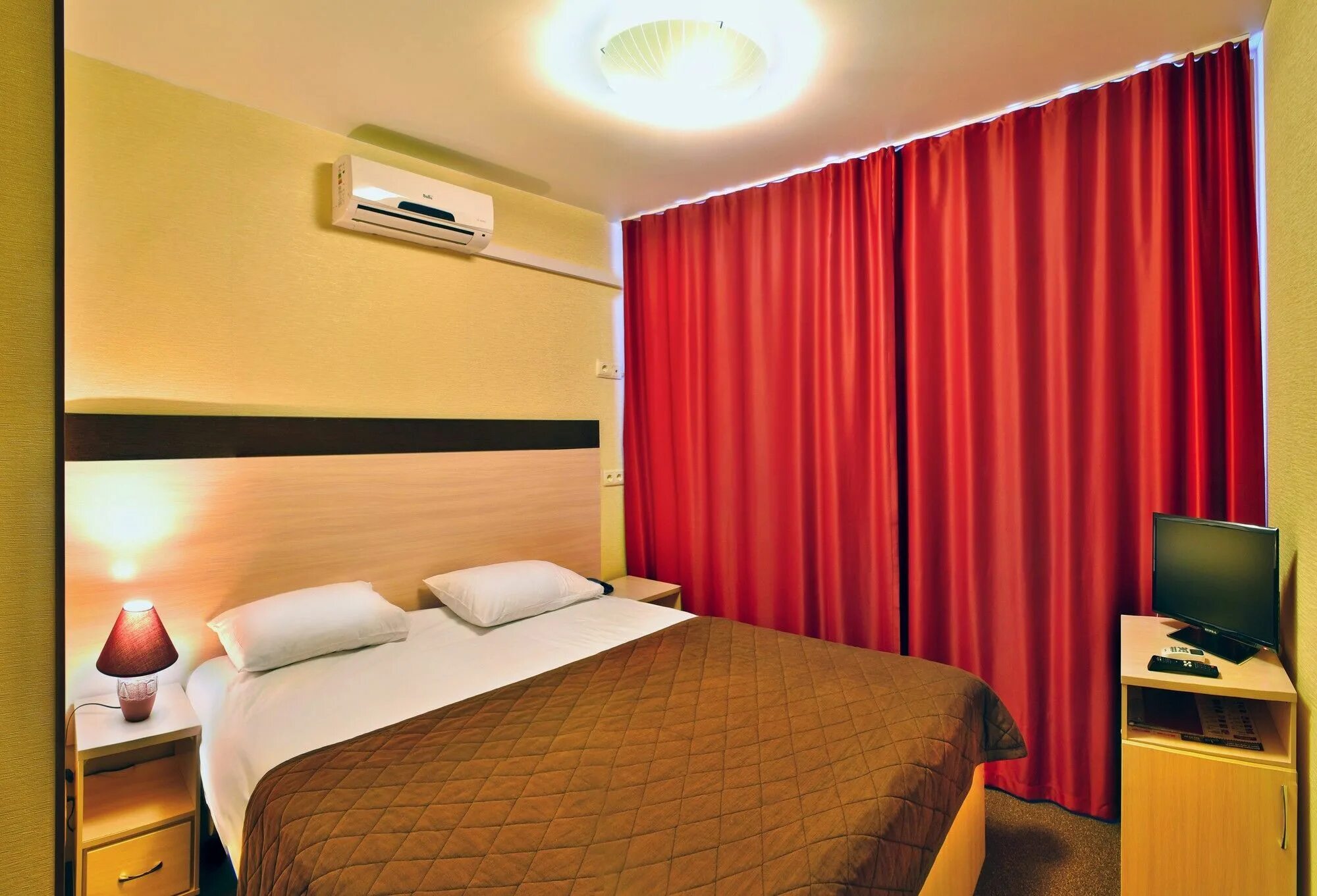 Парк инн рэдиссон новосибирск. Парк инн рэдиссон новосибирск. Сити отель новосибирск. Мариотновосибирск гостиница. Марьин парк отель новосибирск.