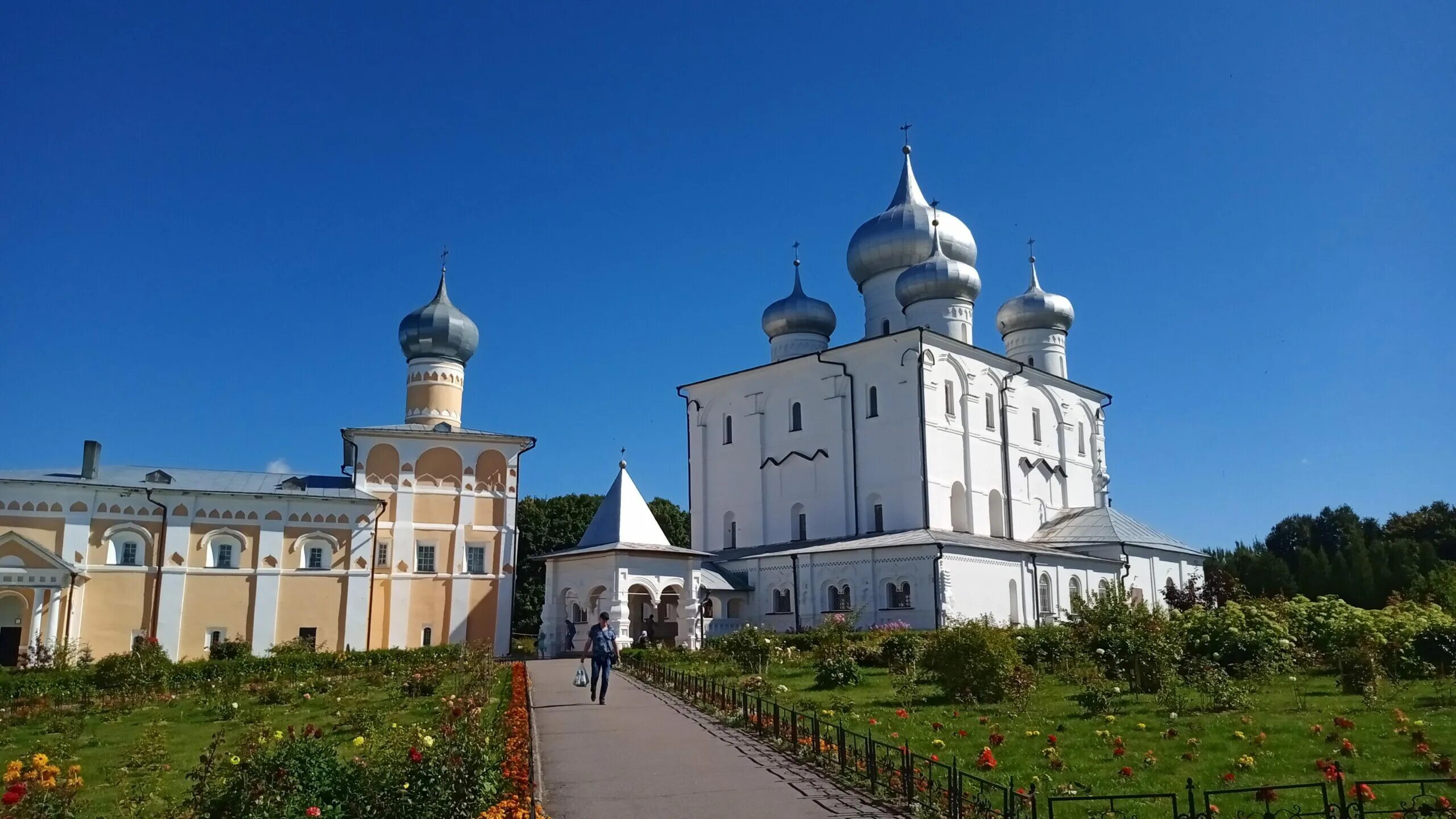 Варлаамо-Хутынский монастырь Великий Новгород. Варлаамо Хутынский женский монастырь. Варлаамо-Хутынский Спасо-Преображенский женский монастырь. Варлаамо хутынский монастырь сайт