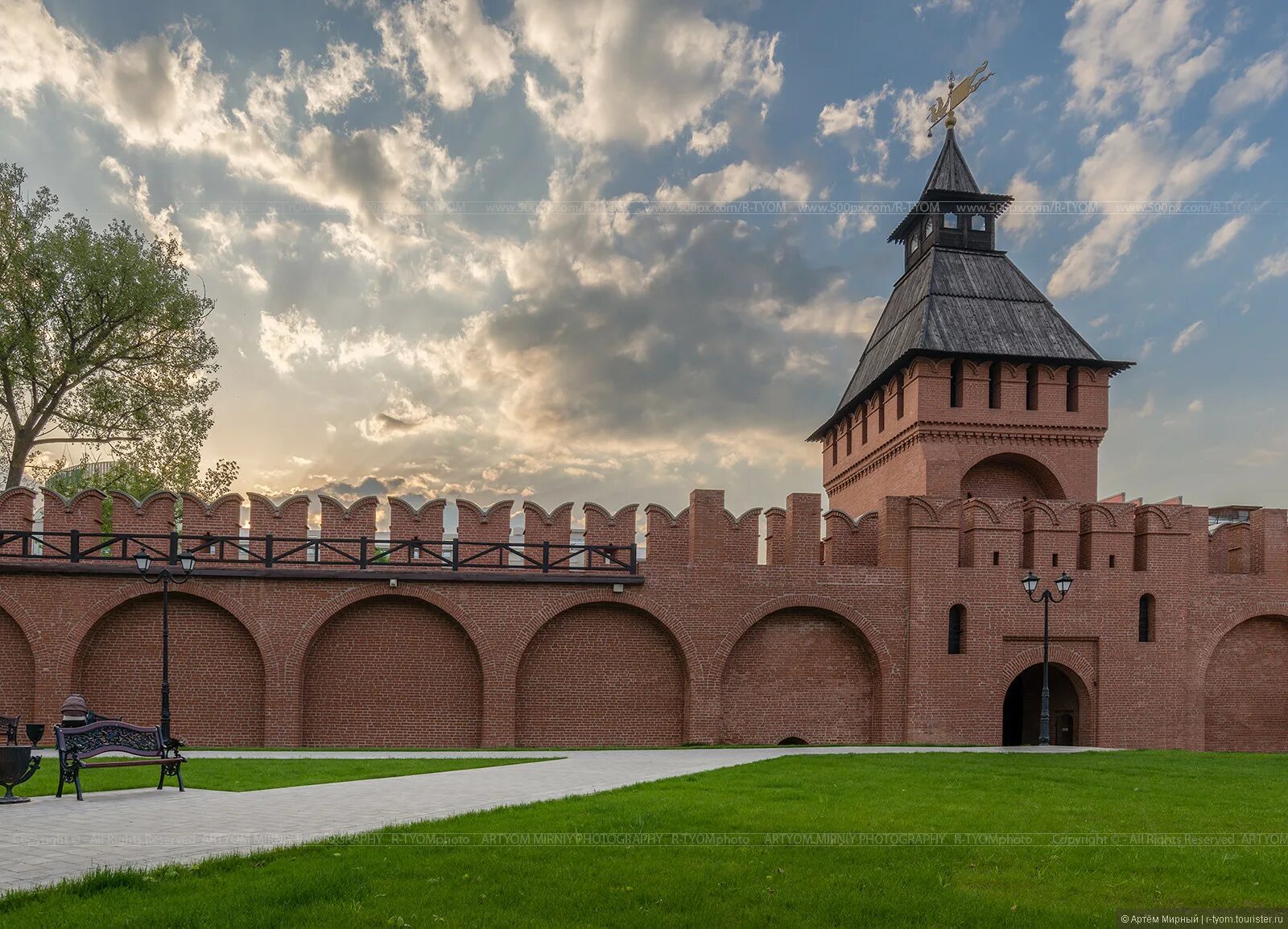 Кремлевский тула. Тула Кремль. Тульский Кремль Тула. Тула Кремль 16 век. Тульский Кремль достопримечательности Тулы.