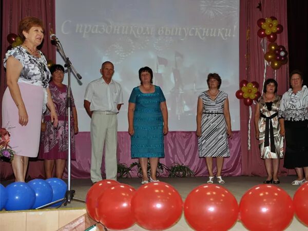 Погода в отрадном волгоградской области михайловский район. Реконструкторская школа Михайловский район. Школа Отрадное Михайловский район. Выпускники Раздорской школы. Директор Отрадненской школы Михайловский район.