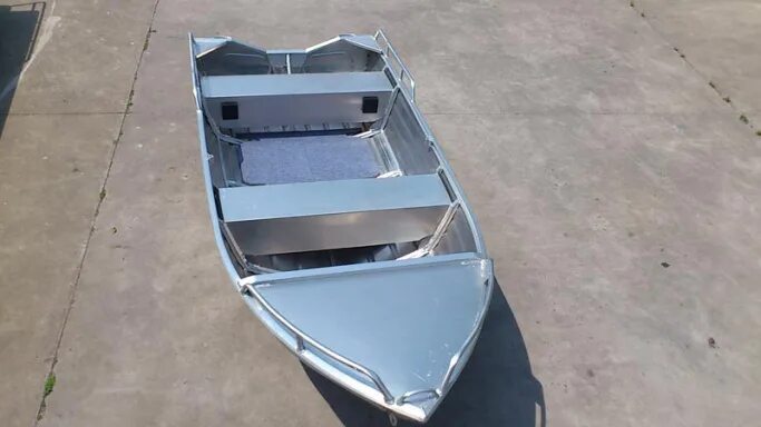 Windboat 38. Вятбот 430 дсм. Вельбот 430 дсм. Алюминиевые лодки в волгограде. Алюминиевые лодки в волгограде.