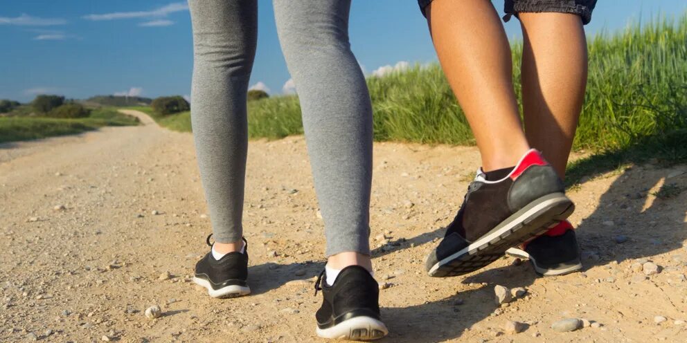 Походка ноги. Смешные фотографии. Teva trail shoes. Я иду под моими ногами. Я иду под моими ногами.