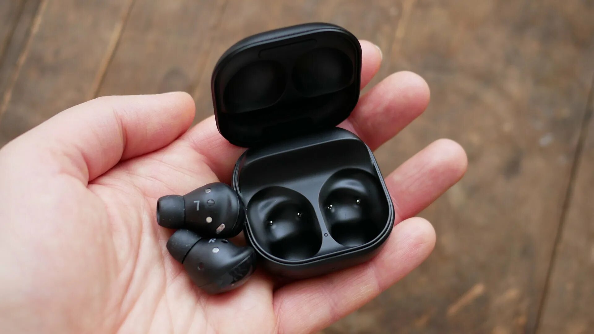 Tws galaxy buds. Наушники Samsung Galaxy Buds 2 Pro. Беспроводные наушники Samsung Galaxy buds2. Беспроводные наушники Samsung Galaxy Buds 2 черный. Samsung Galaxy Buds Pro черный.