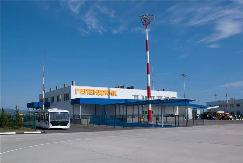 Аэропорт новороссийск. Откроют ли аэропорт геленджика. Геленджикский аэропорт новый. Откроют ли аэропорт геленджика. Новый терминал в геленджике.